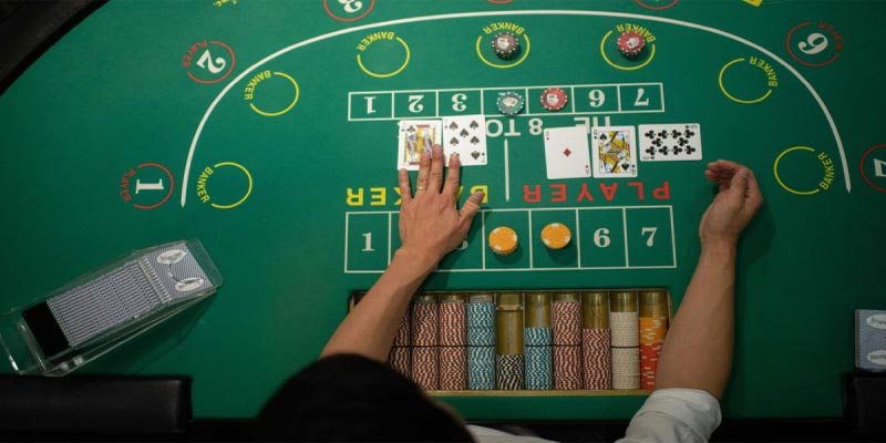 Chơi bài baccarat - Nghệ thuật và chiến lược
